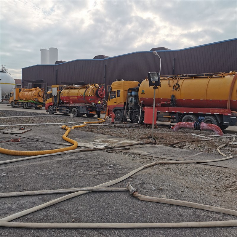 南票污水池清理