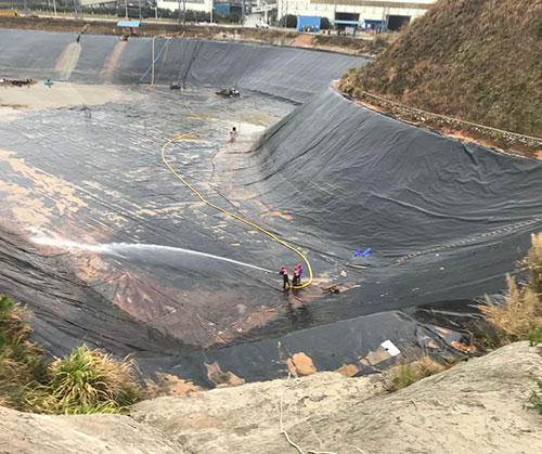 南票废水池清理